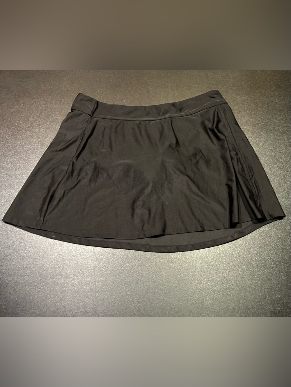 NWT Women’s L black Swim Skirt